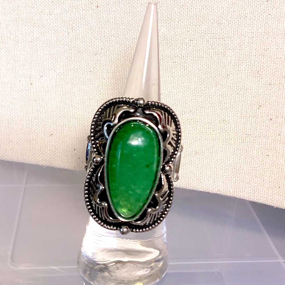 Elegant Green Stone Silver Ring